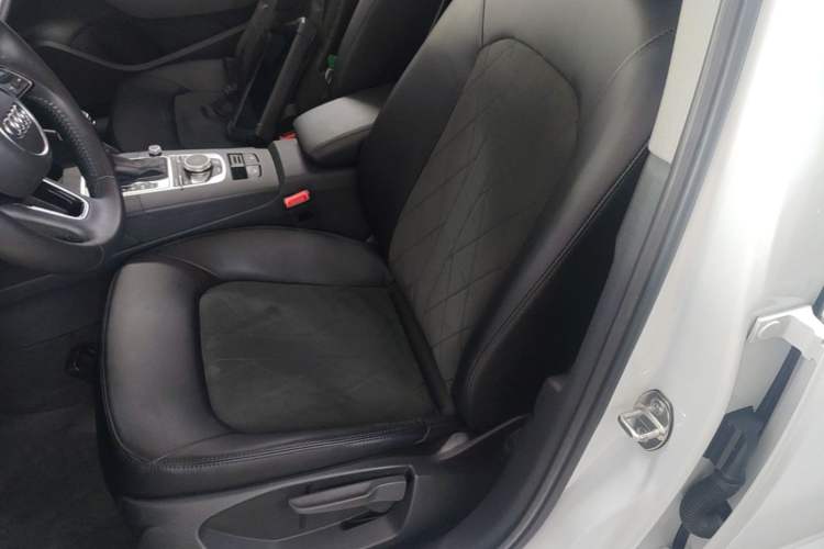 Used Audi A3 2020 Restyled Sportback 35 TFSI Entry-Level China VI Emission Standard Left Front Seat