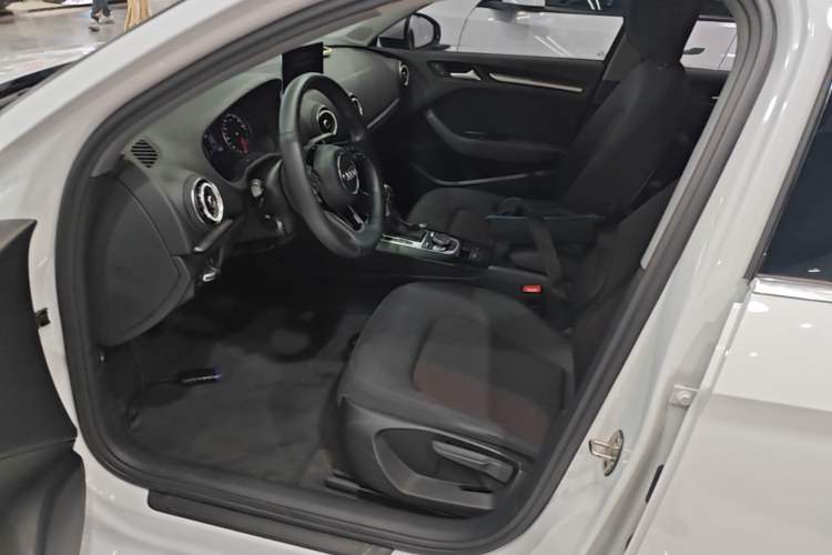 Used Audi A3 2020 Restyled Limousine 35 TFSI Ambition Version China VI Left Front Seat