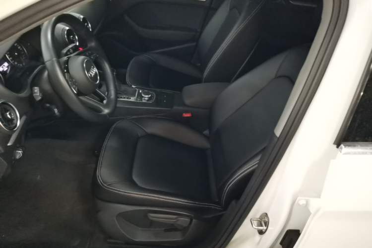 Used Audi A3 2020 Restyled Limousine 35 TFSI Ambition Version China VI Left Front Seat