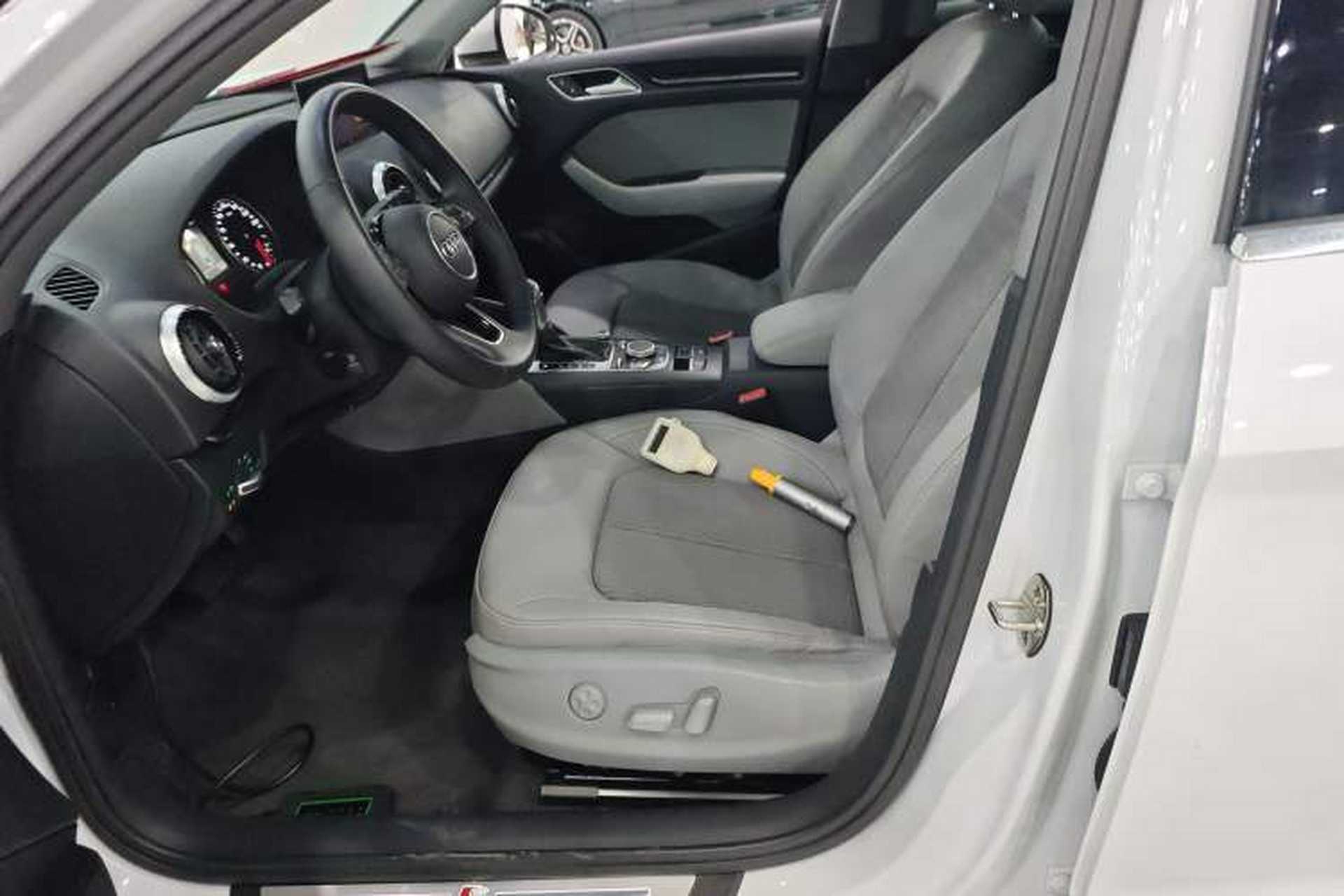 Used Audi A3 2020 Limousine 35 TFSI Fashion Edition China VI Emission Standard Left Front Seat