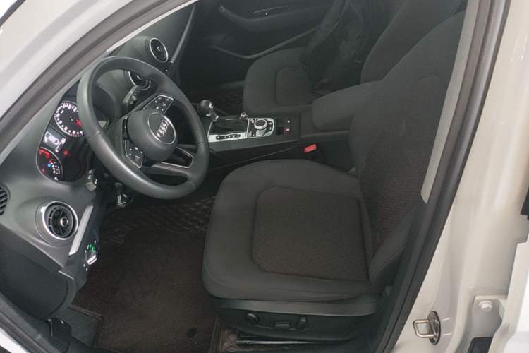 Used Audi A3 2020 Restyled Limousine 35 TFSI Ambition Version China VI Left Front Seat