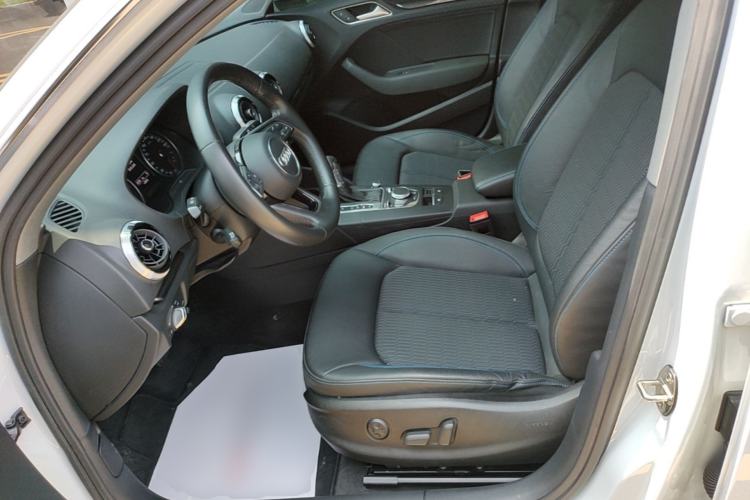 Used Audi A3 2020 Sportback 35 TFSI Fashion Edition China VI Emission Standard Left Front Seat
