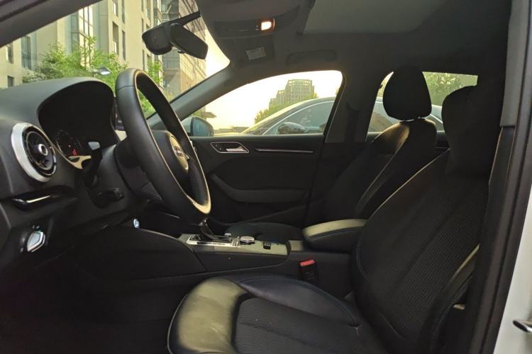 Used Audi A3 2020 Sportback 35 TFSI Fashion Edition China VI Emission Standard Left Front Seat
