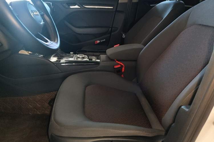 Used Audi A3 2020 Sportback 35 TFSI Ambition China VI Left Front Seat