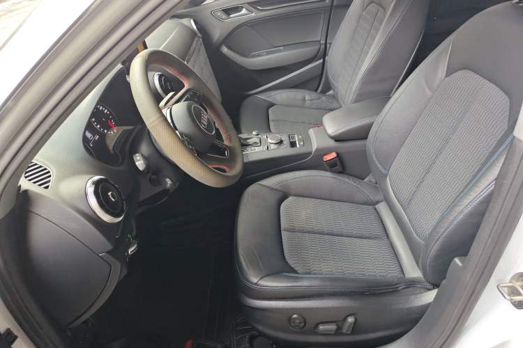 Used Audi A3 2020 Sportback 35 TFSI Fashion Edition China VI Emission Standard Left Front Seat