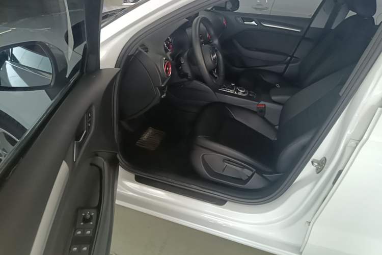 Used Audi A3 2020 Limousine 35 TFSI Ambition China VI Left Front Seat