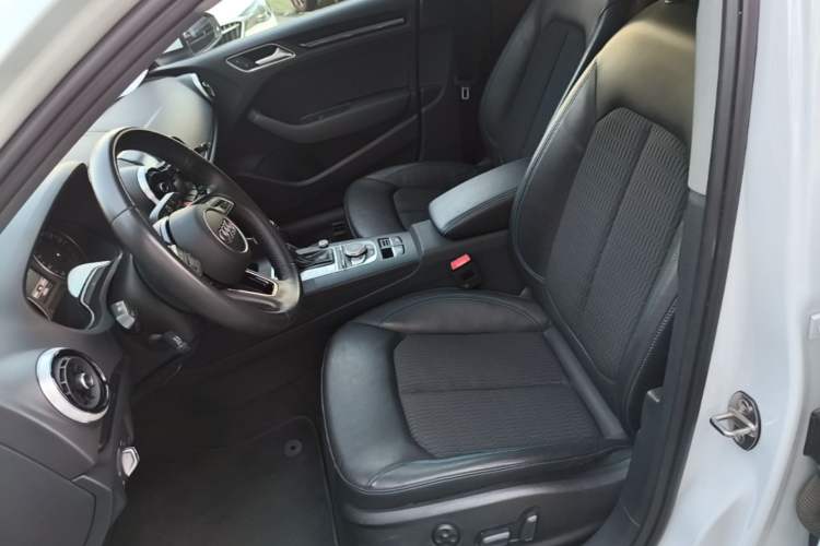 Used Audi A3 2020 Limousine 35 TFSI Fashion Edition China VI Emission Standard Left Front Seat