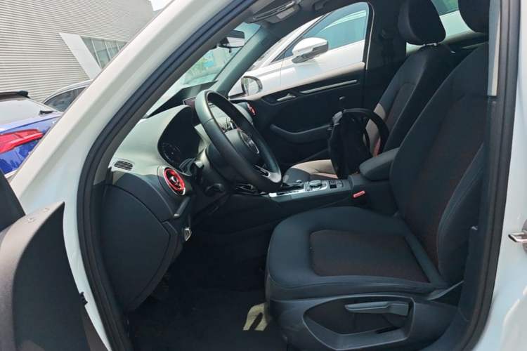 Used Audi A3 2020 Restyled Limousine 35 TFSI Ambition Version China VI Left Front Seat