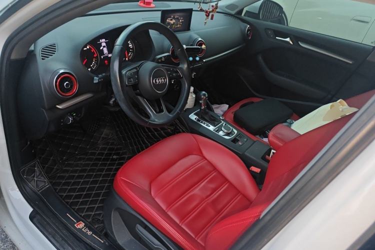 Used Audi A3 2020 Restyled Sportback 35 TFSI Entry-Level China VI Emission Standard Left Front Seat