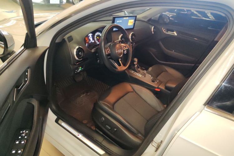 Used Audi A3 2020 Sportback 35 TFSI Fashion Edition China VI Emission Standard Left Front Seat