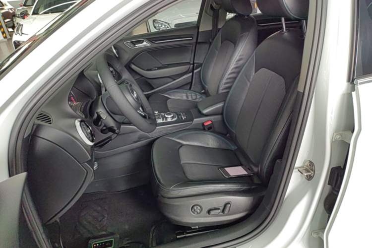 Used Audi A3 2020 Limousine 35 TFSI Fashion Edition China VI Emission Standard Left Front Seat