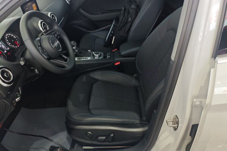 Used Audi A3 2020 Limousine 35 TFSI Fashion Edition China VI Emission Standard Left Front Seat