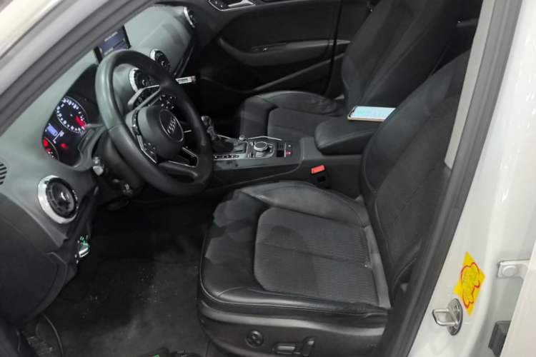 Used Audi A3 2020 Sportback 35 TFSI Fashion Edition China VI Emission Standard Left Front Seat