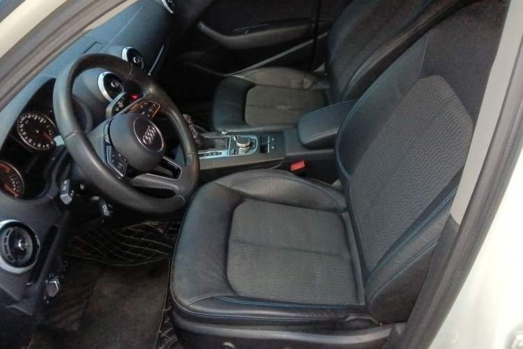 Used Audi A3 2020 Sportback 35 TFSI Fashion Edition China VI Emission Standard Left Front Seat