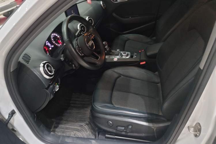 Used Audi A3 2020 Limousine 35 TFSI Fashion Edition China VI Emission Standard Left Front Seat