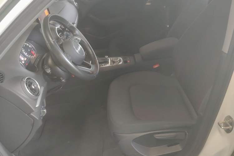 Used Audi A3 2020 Restyled Sportback 35 TFSI Entry-Level China VI Emission Standard Left Front Seat