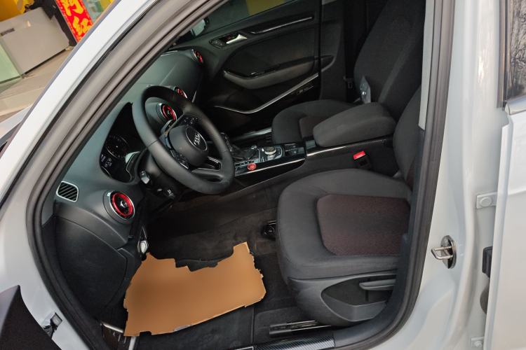 Used Audi A3 2020 Restyled Sportback 35 TFSI Entry-Level China VI Emission Standard Left Front Seat