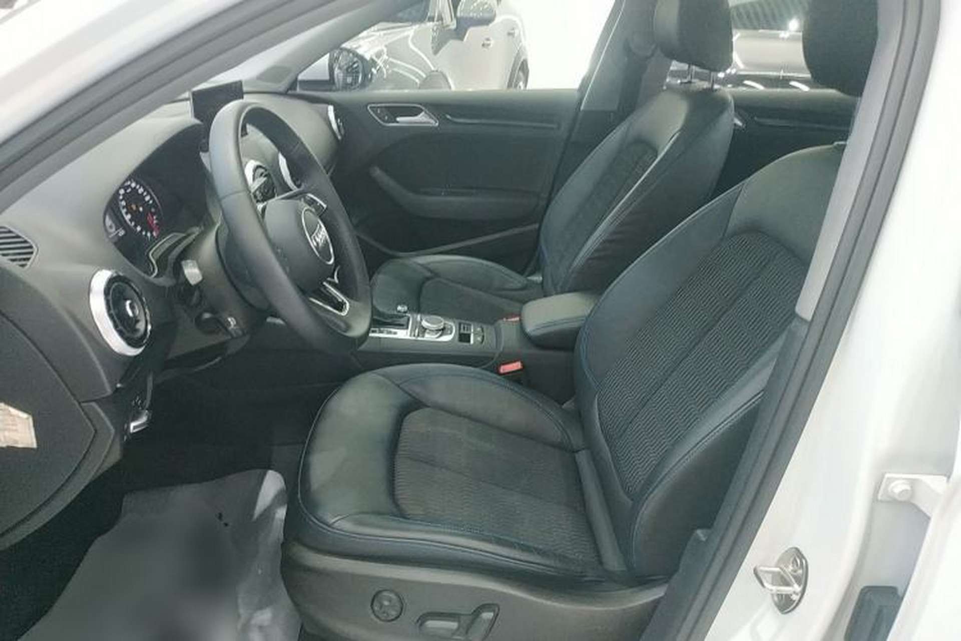 Used Audi A3 2020 Limousine 35 TFSI Fashion Edition China VI Emission Standard Left Front Seat