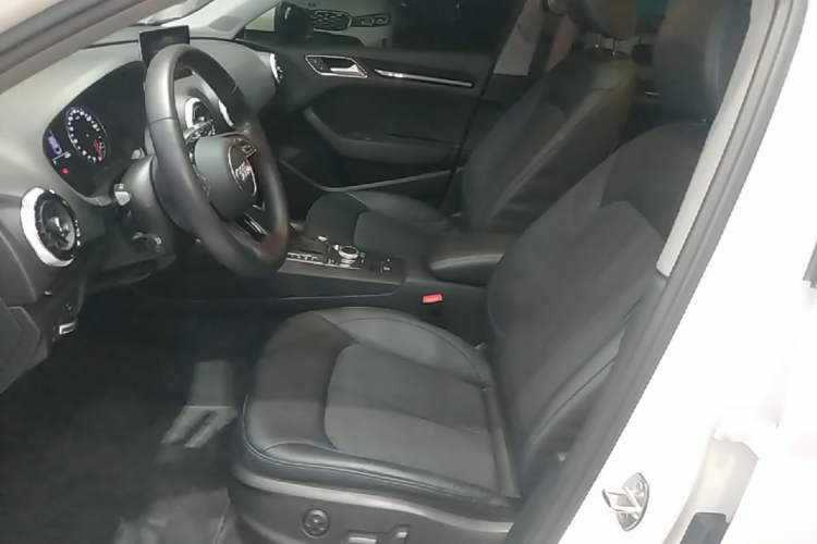 Used Audi A3 2020 Limousine 35 TFSI Fashion Edition China VI Emission Standard Left Front Seat