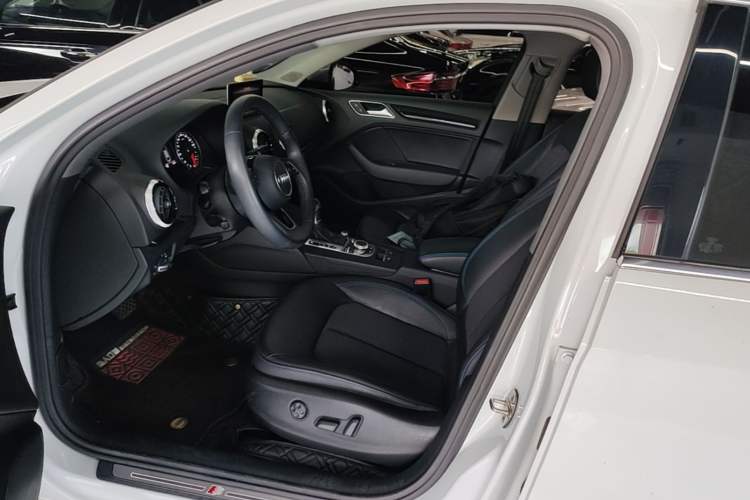 Used Audi A3 2020 Limousine 35 TFSI Fashion Edition China VI Emission Standard Left Front Seat