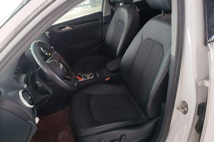 Used Audi A3 2020 Sportback 35 TFSI Fashion Edition China VI Emission Standard Left Front Seat