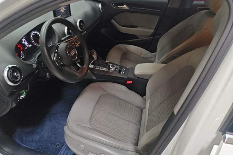 Used Audi A3 2020 Limousine 35 TFSI Fashion Edition China VI Emission Standard Left Front Seat