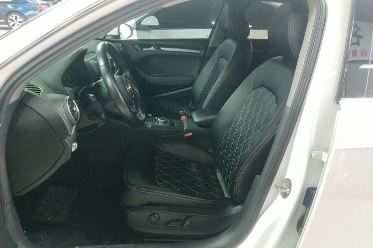 Used Audi A3 2020 Restyled Sportback 35 TFSI Entry-Level China VI Emission Standard Left Front Seat