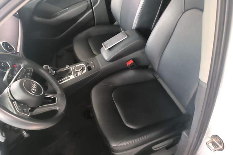 Used Audi A3 2020 Restyled Limousine 35 TFSI Ambition Version China VI Left Front Seat