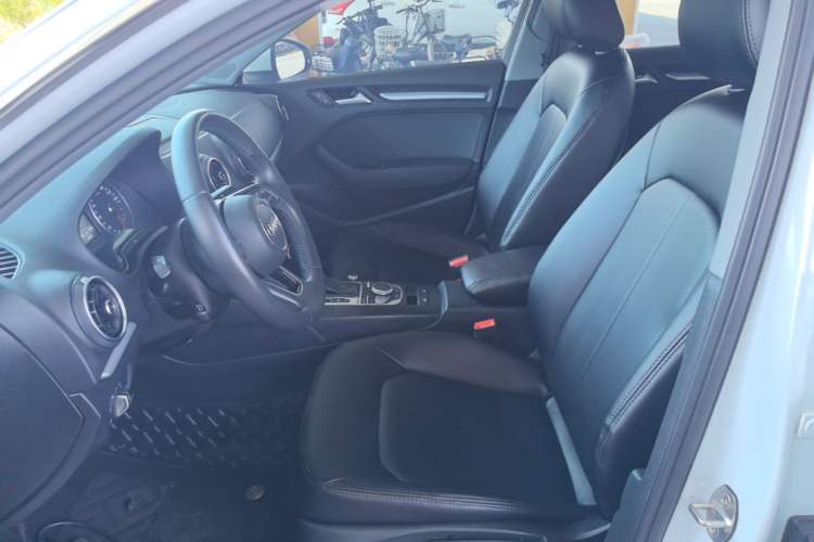 Used Audi A3 2020 Restyled Sportback 35 TFSI Entry-Level China VI Emission Standard Left Front Seat