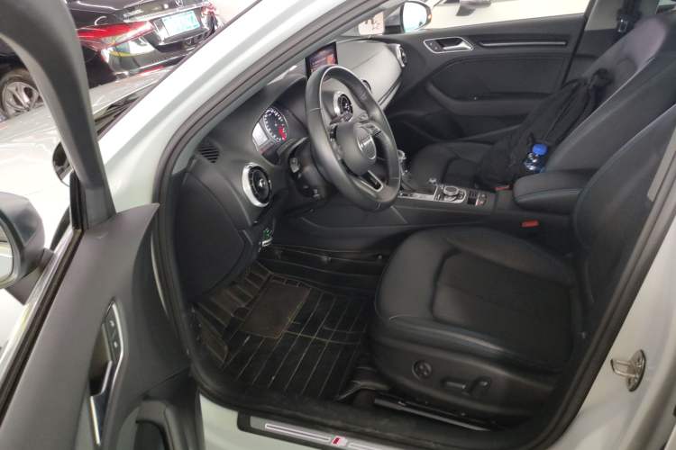 Used Audi A3 2020 Limousine 35 TFSI Fashion Edition China VI Emission Standard Left Front Seat