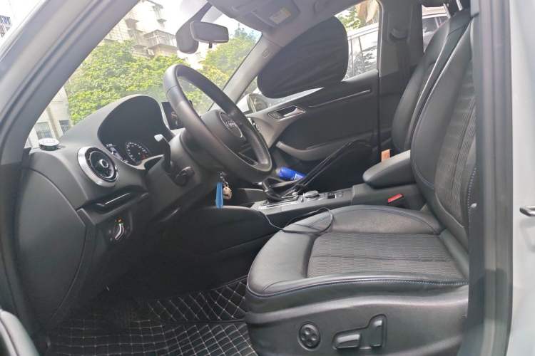 Used Audi A3 2020 Sportback 35 TFSI Fashion Edition China VI Emission Standard Left Front Seat