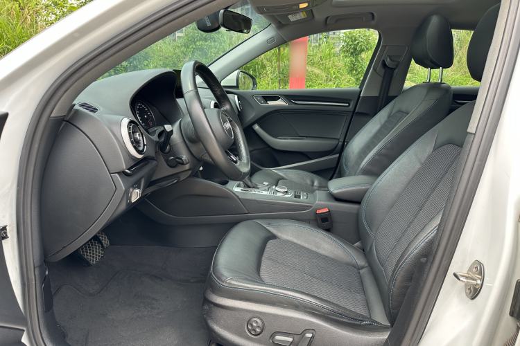 Used Audi A3 2020 Limousine 35 TFSI Fashion Edition China VI Emission Standard Left Front Seat