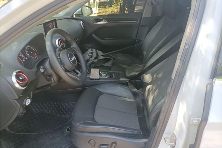 Used Audi A3 2020 Limousine 35 TFSI Fashion Edition China VI Emission Standard Left Front Seat