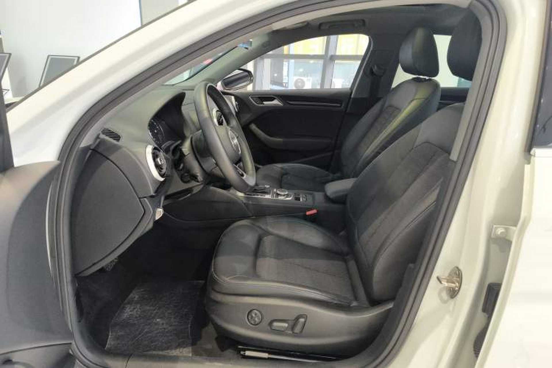 Used Audi A3 2020 Limousine 35 TFSI Fashion Edition China VI Emission Standard Left Front Seat