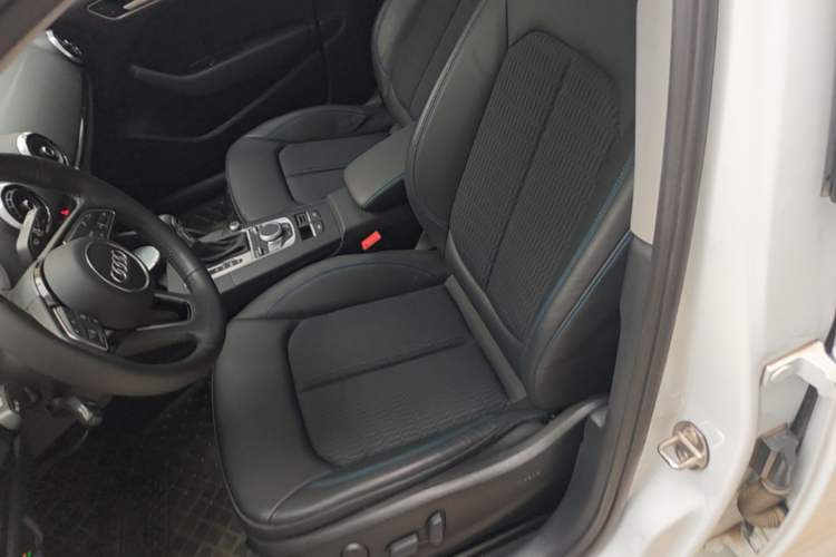 Used Audi A3 2020 Sportback 35 TFSI Fashion Edition China VI Emission Standard Left Front Seat