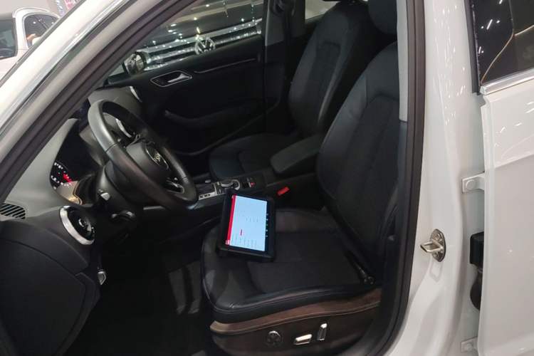 Used Audi A3 2020 Sportback 35 TFSI Fashion Edition China VI Emission Standard Left Front Seat