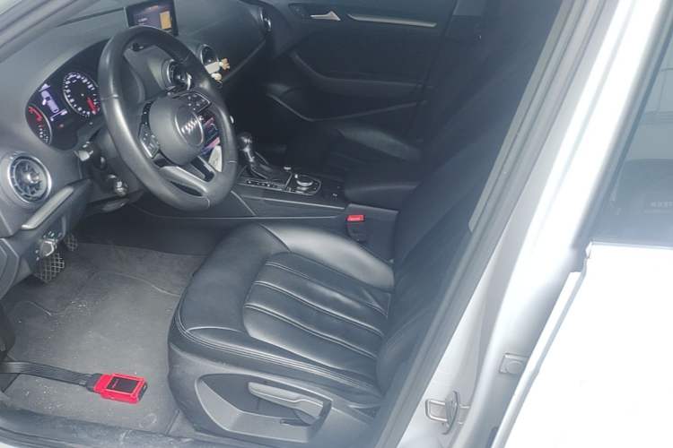 Used Audi A3 2020 Restyled Sportback 35 TFSI Entry-Level China VI Emission Standard Left Front Seat