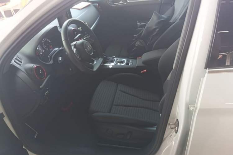 Used Audi A3 2020 Limousine 35 TFSI Sporty Version China VI Left Front Seat