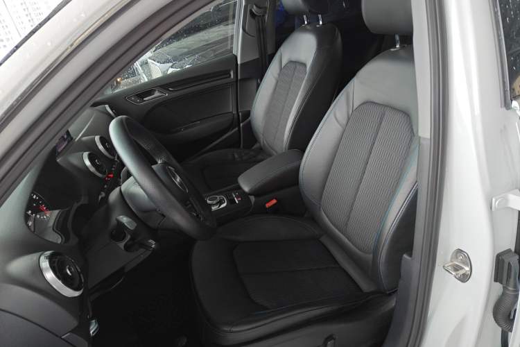 Used Audi A3 2020 Sportback 35 TFSI Fashion Edition China VI Emission Standard Left Front Seat