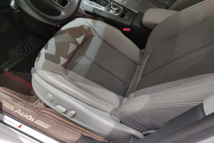 Used Audi A3 2020 Limousine 35 TFSI Fashion Edition China VI Emission Standard Left Front Seat