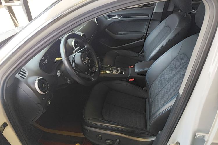 Used Audi A3 2020 Sportback 35 TFSI Fashion Edition China VI Emission Standard Left Front Seat