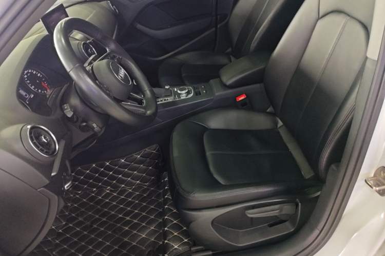 Used Audi A3 2020 Restyled Limousine 35 TFSI Ambition Version China VI Left Front Seat