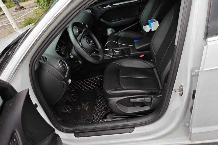 Used Audi A3 2020 Sportback 35 TFSI Ambition China VI Left Front Seat