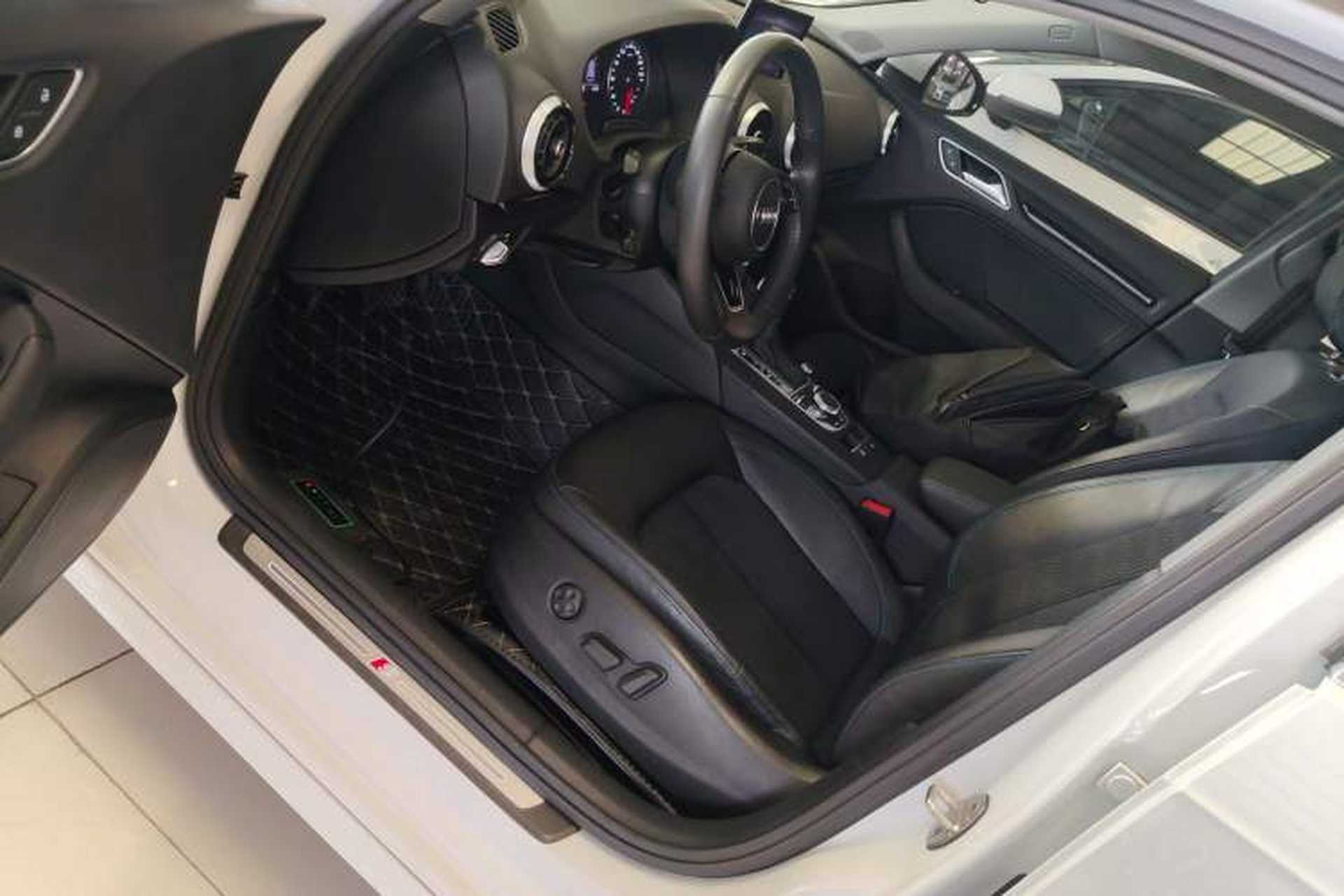 Used Audi A3 2020 Sportback 35 TFSI Fashion Edition China VI Emission Standard Left Front Seat