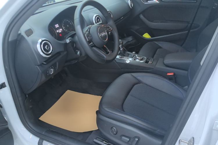 Used Audi A3 2020 Limousine 35 TFSI Fashion Edition China VI Emission Standard Left Front Seat