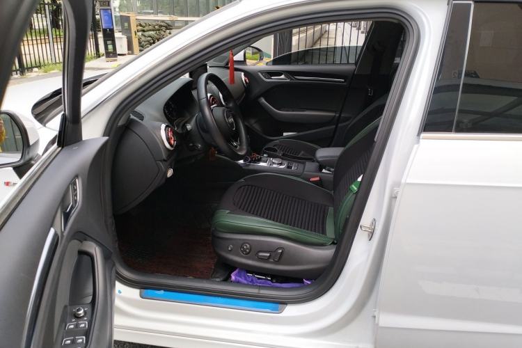 Used Audi A3 2020 Sportback 35 TFSI Fashion Edition China VI Emission Standard Left Front Seat