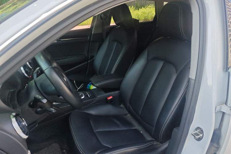 Used Audi A3 2020 Sportback 35 TFSI Fashion Edition China VI Emission Standard Left Front Seat