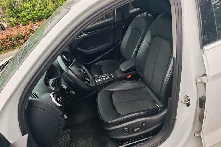 Used Audi A3 2020 Limousine 35 TFSI Fashion Edition China VI Emission Standard Left Front Seat