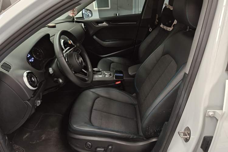 Used Audi A3 2020 Limousine 35 TFSI Fashion Edition China VI Emission Standard Left Front Seat