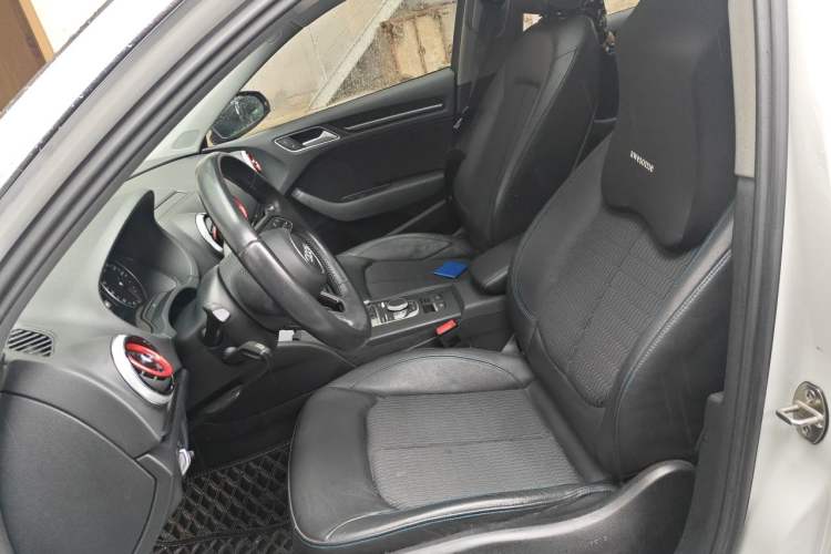 Used Audi A3 2020 Sportback 35 TFSI Fashion Edition China VI Emission Standard Left Front Seat